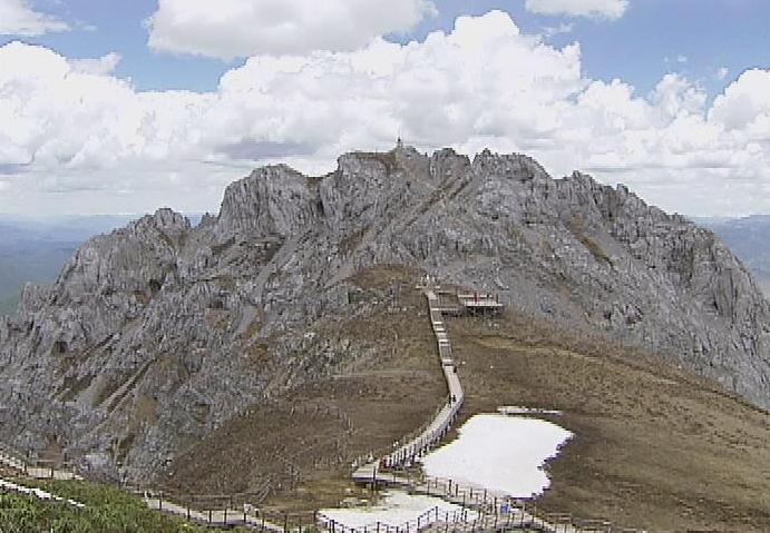 石卡雪山