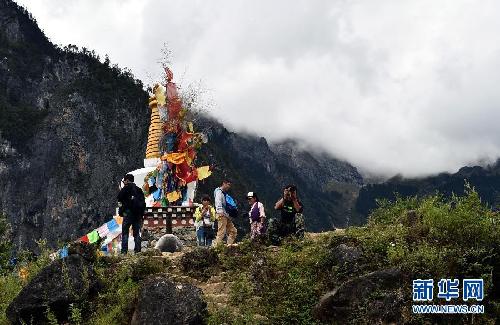 （晚報(bào)）（2）香格里拉巴拉格宗原生態(tài)景區(qū)震后重新開放