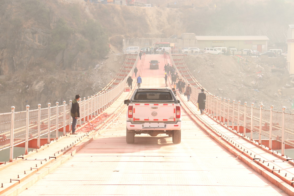 拖頂大橋建成通車