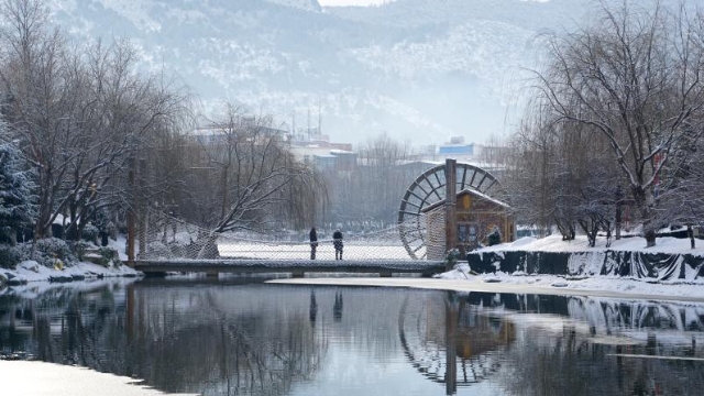 冬季到香格里拉來看雪