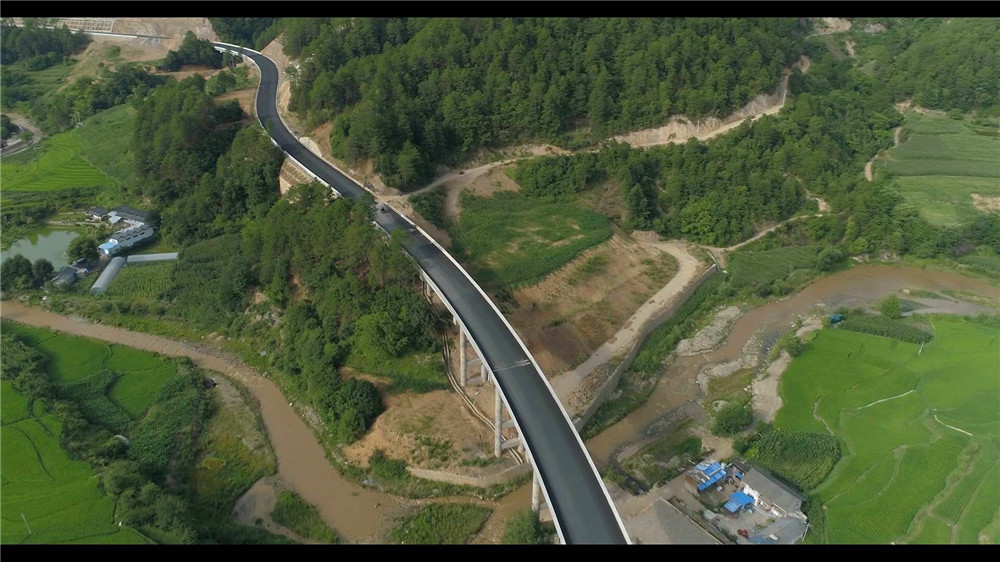 維通二級公路 預(yù)計(jì)年底全線通車