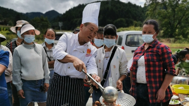 維西縣舉辦“中式烹調(diào)廚藝”培訓(xùn)班