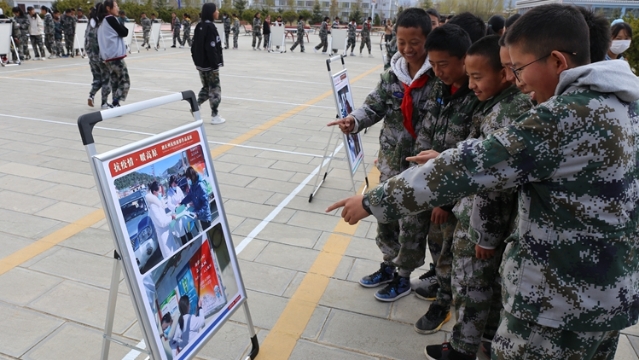 疫情防控宣傳 進(jìn)校園 進(jìn)軍營