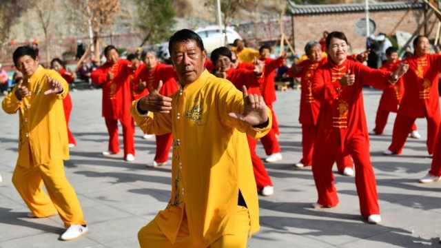 金江鎮(zhèn)興隆村開展慶祝老協(xié)會成立30周年紀(jì)念活動