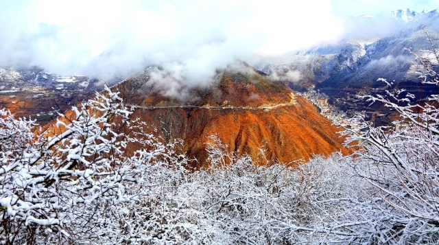 【有一種叫云南的生活】春雪潤(rùn)德欽 大美而不言春雪潤(rùn)德欽 大美而不言